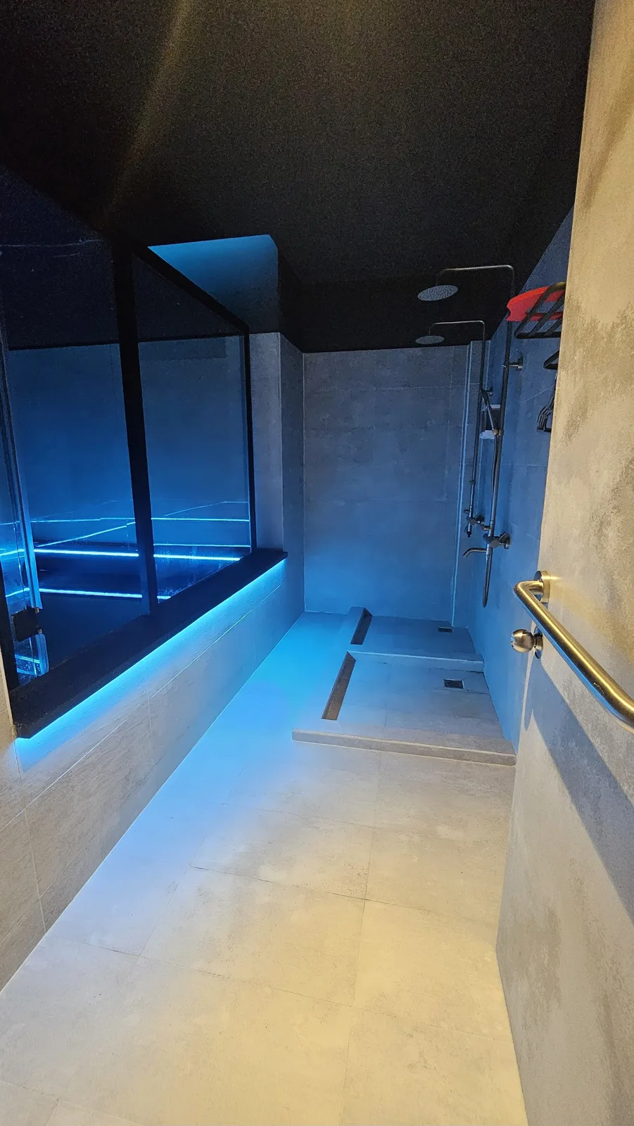 Private shower inside a float room at Ōmni Space Thảo Điền
